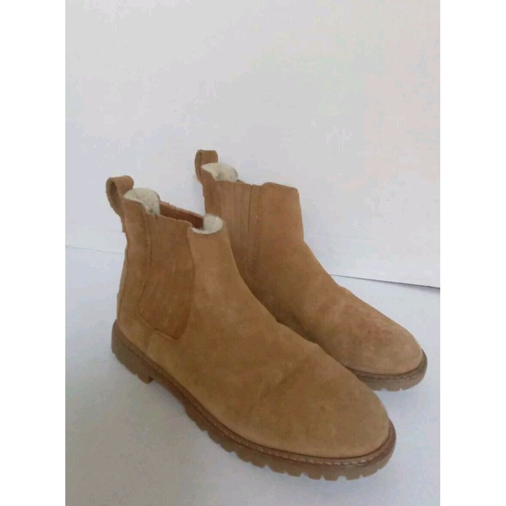 Classic Suede Chelsea‎ Boots with Rugged Lug Sole in Camel Tan